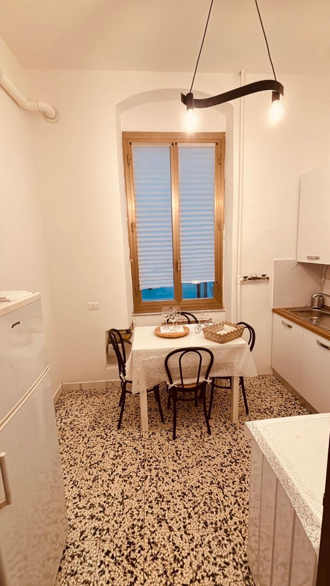 Appartamento retrò-chic in La Spezia Exterior foto